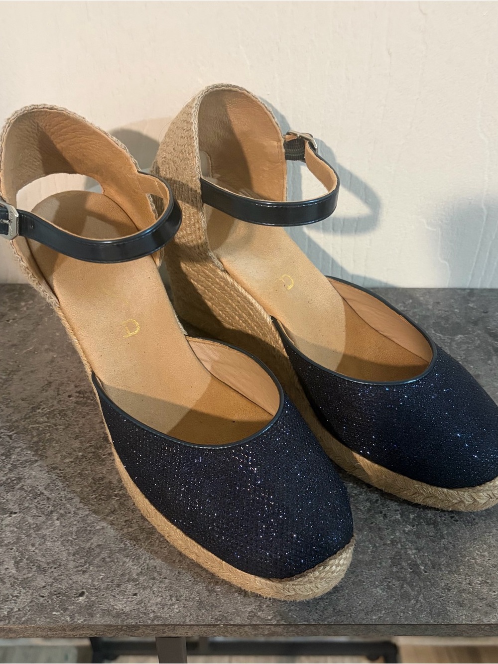 Unisa Wedge Espadrille Ankle-Strap Sandals in BlueGlitter size 7.5
